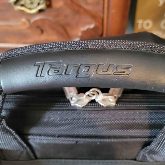 NEW Targus Laptop Bag - Picture 3 of 8